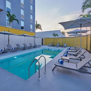  Hotel Express By Marriott Cancun Aeropuerto México